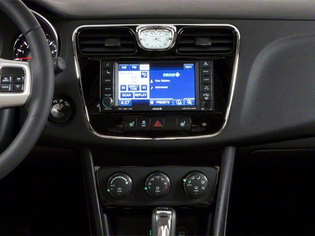 2013 Chrysler 200 Touring