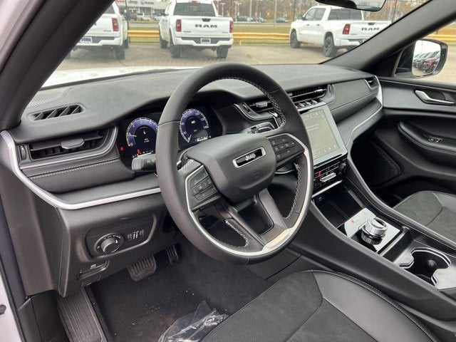 2025 Jeep Grand Cherokee Altitude X 4x4