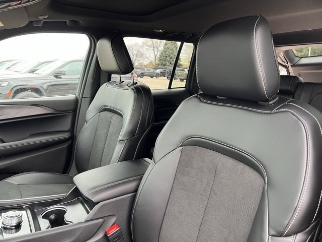 2025 Jeep Grand Cherokee Altitude X 4x4