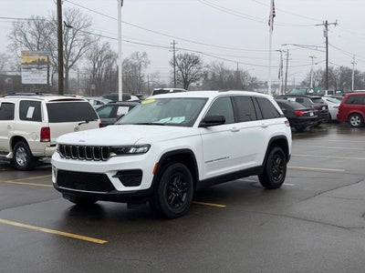 2023 Jeep Grand Cherokee Laredo 4x4