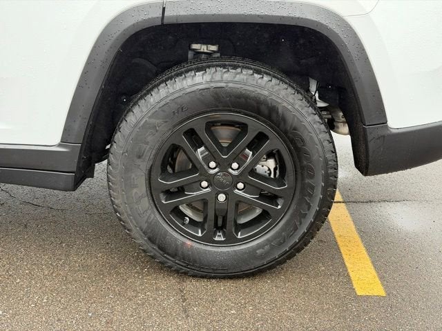 2023 Jeep Grand Cherokee Laredo 4x4