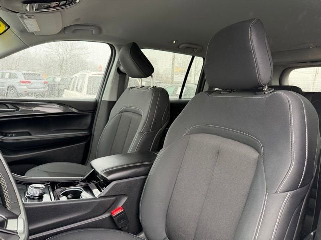 2023 Jeep Grand Cherokee Laredo 4x4