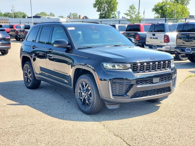 2026 Jeep Grand Cherokee GRAND CHEROKEE LAREDO ALTITUDE 4X4