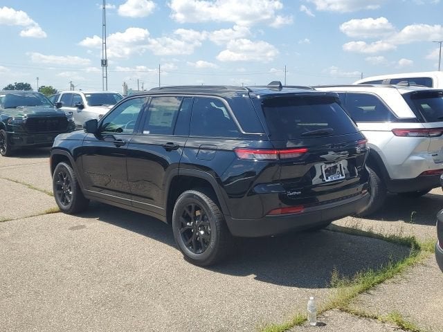 2026 Jeep Grand Cherokee GRAND CHEROKEE LAREDO ALTITUDE 4X4