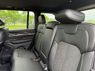 2026 Jeep Grand Cherokee GRAND CHEROKEE LAREDO ALTITUDE 4X4