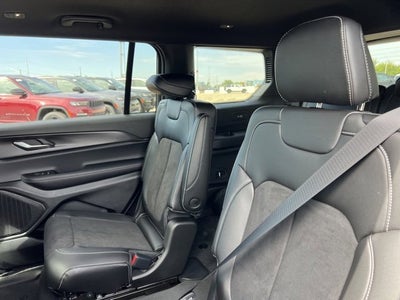 2025 Jeep Grand Cherokee GRAND CHEROKEE L ALTITUDE 4X4