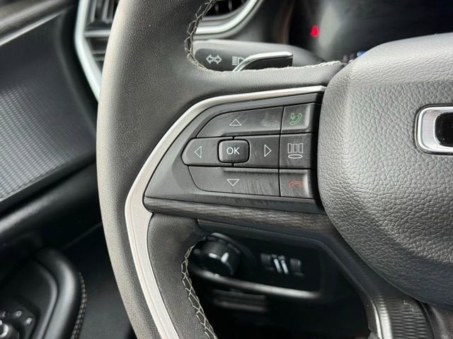 2024 Jeep Grand Cherokee L Laredo 4x4