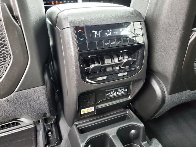 2023 Jeep Grand Cherokee L Altitude 4x4