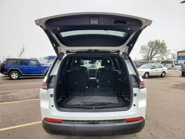 2023 Jeep Grand Cherokee L Altitude 4x4