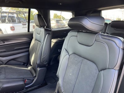 2025 Jeep Grand Cherokee GRAND CHEROKEE L ALTITUDE 4X4