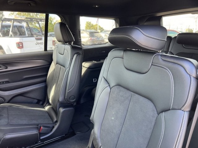 2025 Jeep Grand Cherokee GRAND CHEROKEE L ALTITUDE 4X4