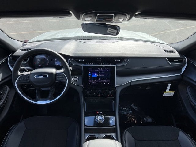 2025 Jeep Grand Cherokee GRAND CHEROKEE L ALTITUDE 4X4