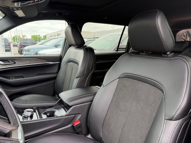 2026 Jeep Grand Cherokee GRAND CHEROKEE L LAREDO ALTITUDE 4X4