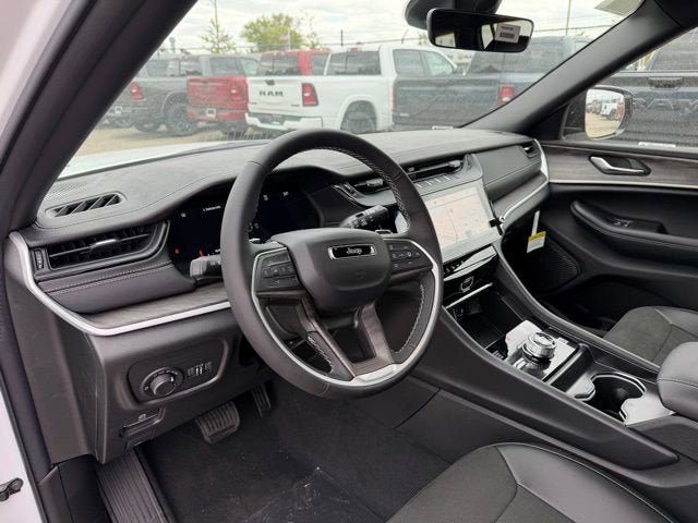 2026 Jeep Grand Cherokee GRAND CHEROKEE L LAREDO ALTITUDE 4X4