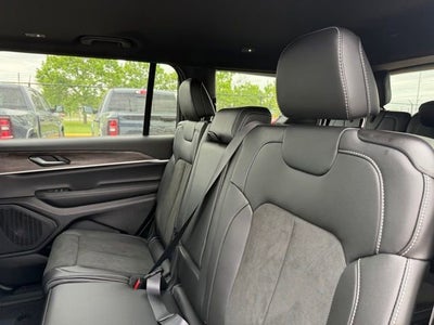 2026 Jeep Grand Cherokee GRAND CHEROKEE L LAREDO ALTITUDE 4X4