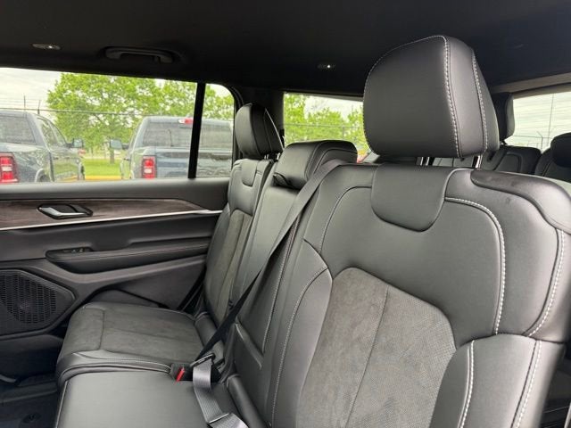 2026 Jeep Grand Cherokee GRAND CHEROKEE L LAREDO ALTITUDE 4X4