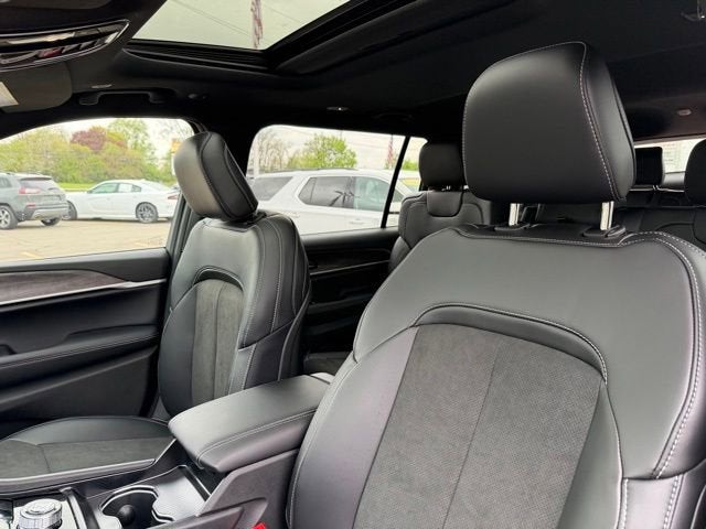 2026 Jeep Grand Cherokee GRAND CHEROKEE L LAREDO ALTITUDE 4X4
