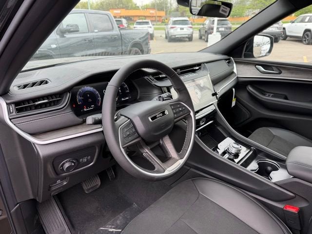 2026 Jeep Grand Cherokee GRAND CHEROKEE L LAREDO ALTITUDE 4X4