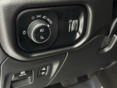 2023 RAM 1500 Big Horn Crew Cab 4x4 5'7' Box