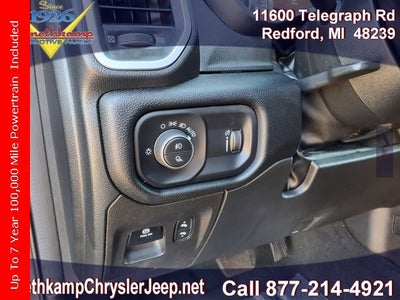 2022 RAM 1500 Big Horn Crew Cab 4x4 5'7' Box