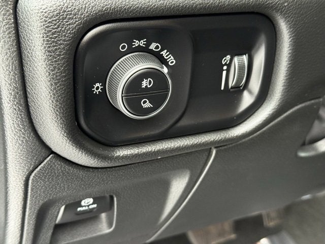 2023 RAM 1500 Big Horn Crew Cab 4x4 5'7' Box