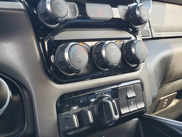 2022 RAM 1500 Big Horn Crew Cab 4x4 6'4' Box