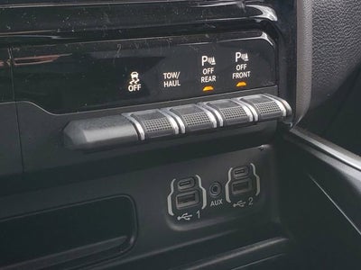 2020 RAM 1500 Big Horn Crew Cab 4x4 5'7' Box