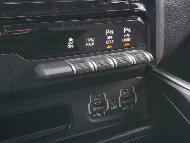 2020 RAM 1500 Big Horn Crew Cab 4x4 5'7' Box