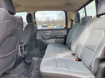 2020 RAM 1500 Big Horn Crew Cab 4x4 5'7' Box