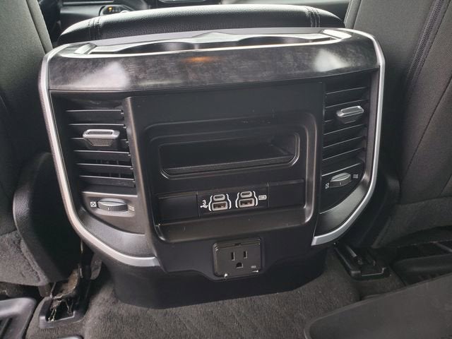 2020 RAM 1500 Big Horn Crew Cab 4x4 5'7' Box