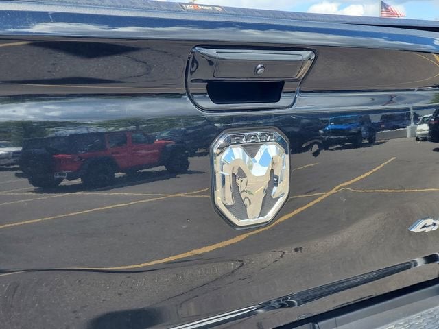 2022 RAM 1500 Big Horn Crew Cab 4x4 5'7' Box