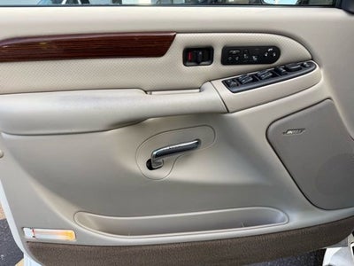 2004 Cadillac Escalade Standard