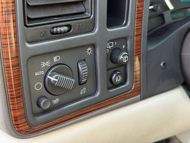 2004 Cadillac Escalade Standard