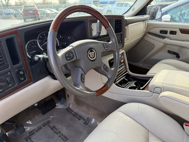 2004 Cadillac Escalade Standard