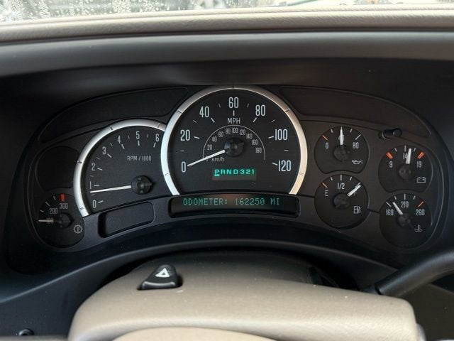 2004 Cadillac Escalade Standard