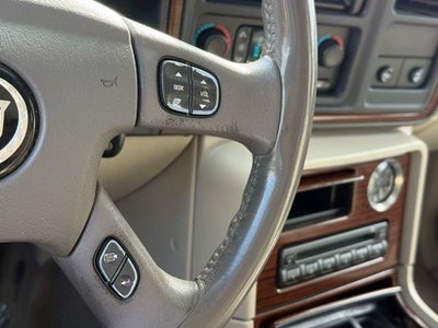 2004 Cadillac Escalade Standard