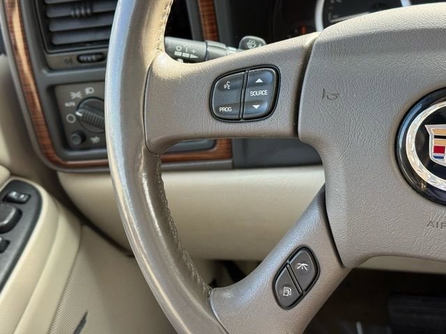 2004 Cadillac Escalade Standard