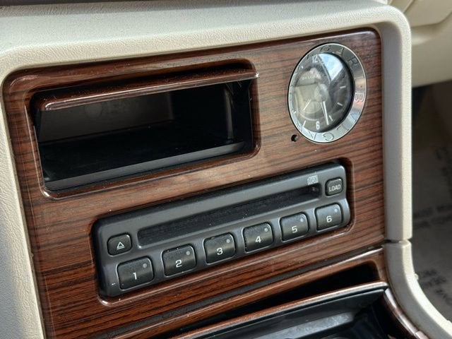 2004 Cadillac Escalade Standard