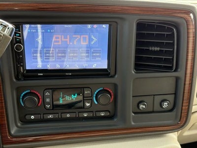 2004 Cadillac Escalade Standard