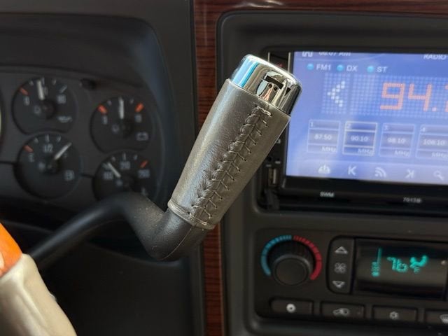 2004 Cadillac Escalade Standard