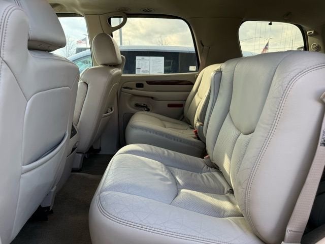 2004 Cadillac Escalade Standard