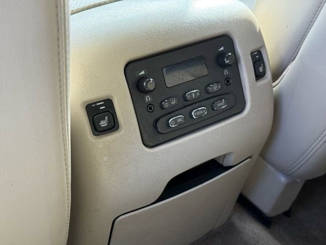 2004 Cadillac Escalade Standard