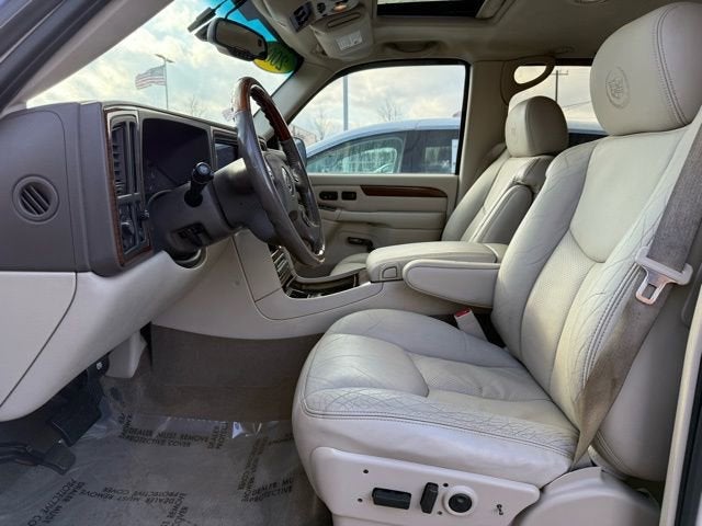 2004 Cadillac Escalade Standard