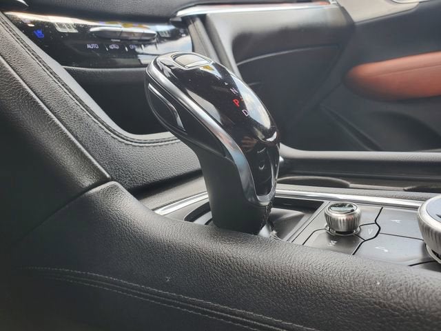 2024 Cadillac XT5 FWD Premium Luxury