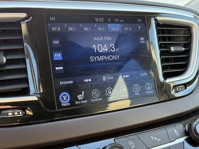 2017 Chrysler Pacifica Touring-L