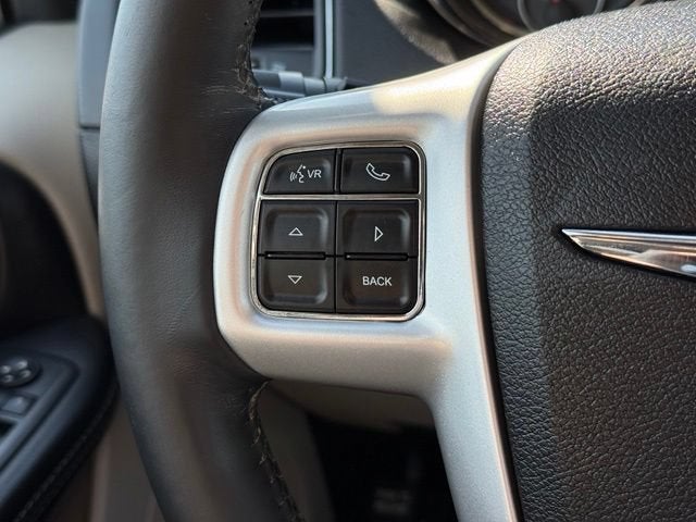 2016 Chrysler Town & Country Touring