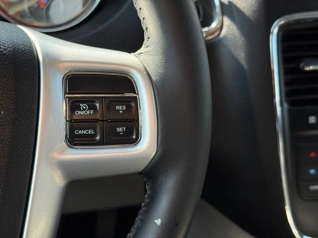 2016 Chrysler Town & Country Touring