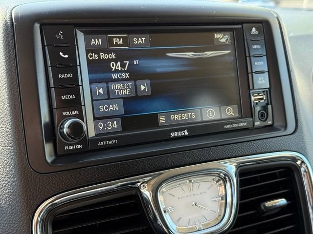 2016 Chrysler Town & Country Touring