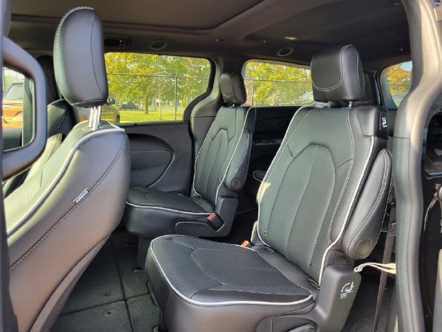 2027 Chrysler Pacifica PACIFICA LIMITED