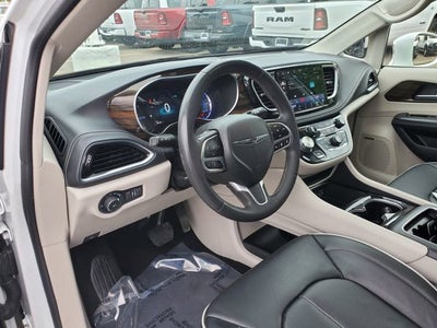2022 Chrysler Pacifica Hybrid Limited